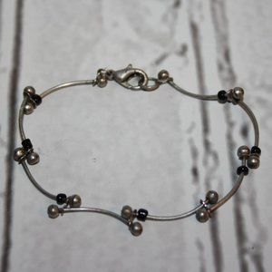 🖤✨ Beautiful Silver + Black Beaded Bracelet (7.5") ✨🖤